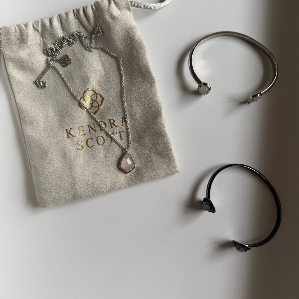 Bundle Kendra Scott Silver Necklace 2 Kendra Scott Bracelets 70$